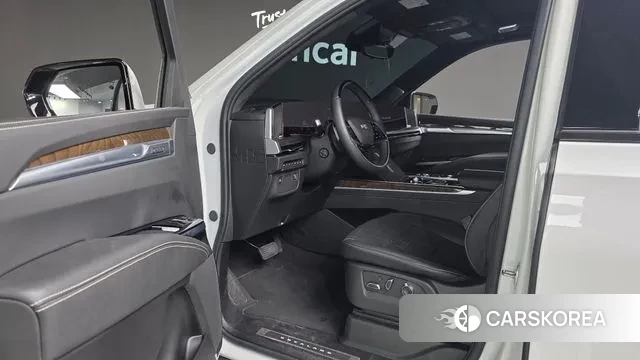 Cadillac Escalade 5th Generation 2025 Белый из Кореи, фото 4