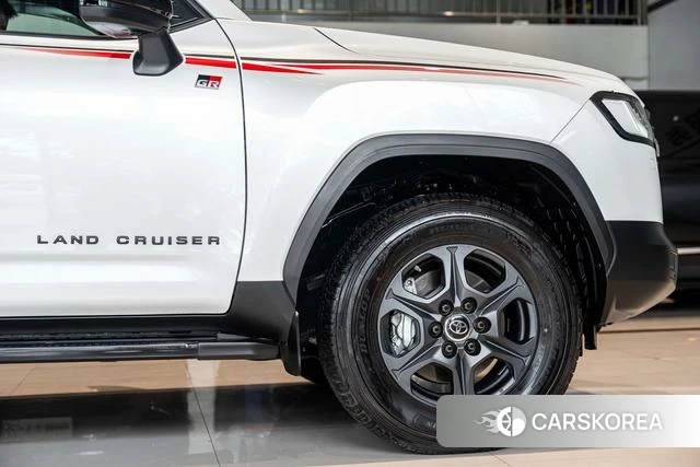 Toyota Land Cruiser (imported) 2024 Белый из Китая, фото 4
