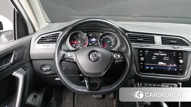 Volkswagen Tiguan second Generation 2018 Белый из Кореи, фото 4
