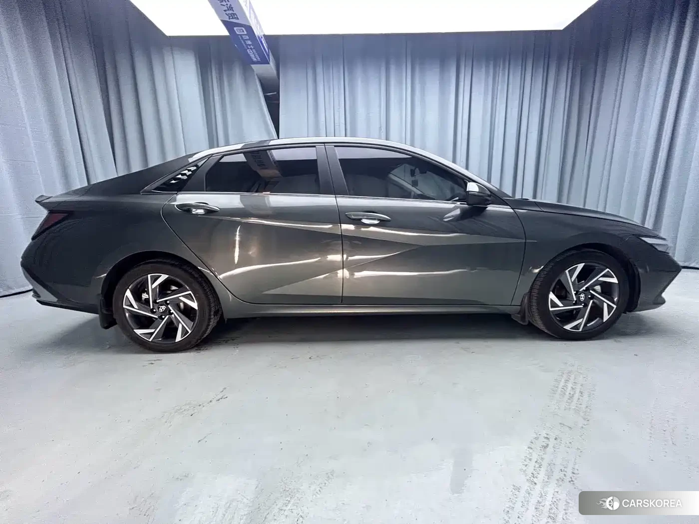 Hyundai Elantra 2023 Silver/gray из Китая, фото 4