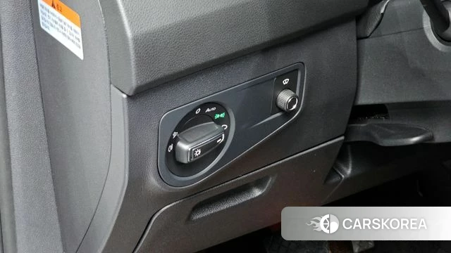 Volkswagen Tiguan Allspace 2023 Белый из Кореи, фото 4