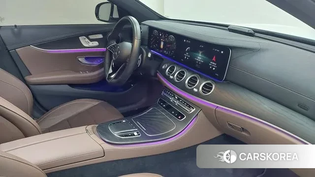 Mercedes-Benz E-Class W213 2023 Белый из Кореи, фото 4