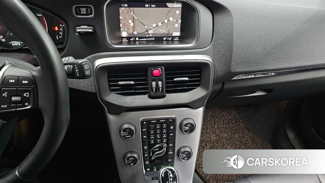 Volvo V40 Cross-Country 2019 Черный из Кореи, фото 4