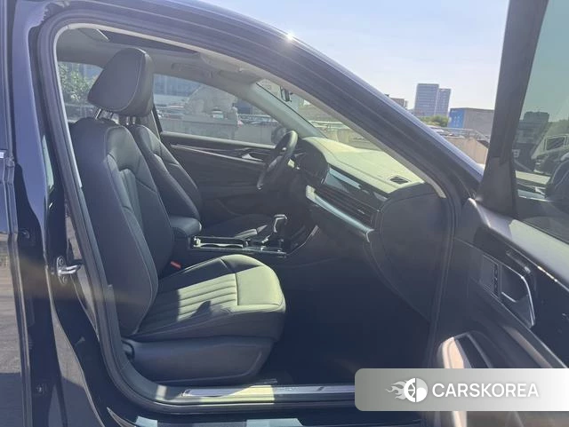 Volkswagen Passat PHEV 2023 Черный из Китая, фото 4