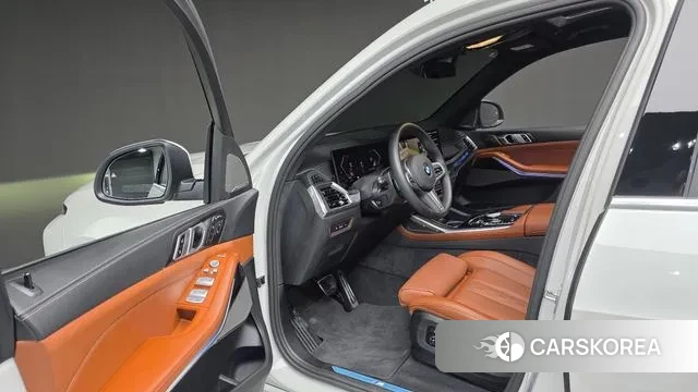 BMW X7 (G07) 2025 Белый из Кореи, фото 4