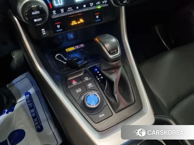 Toyota RAV4 5th Generation 2023 Черный из Кореи, фото 4