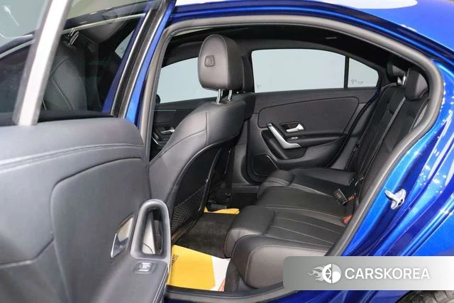Mercedes-Benz Class A 2022 Синий из Китая, фото 4