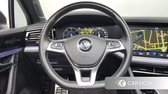 Volkswagen Touareg 3rd generation 2020 Черный из Кореи, фото 4