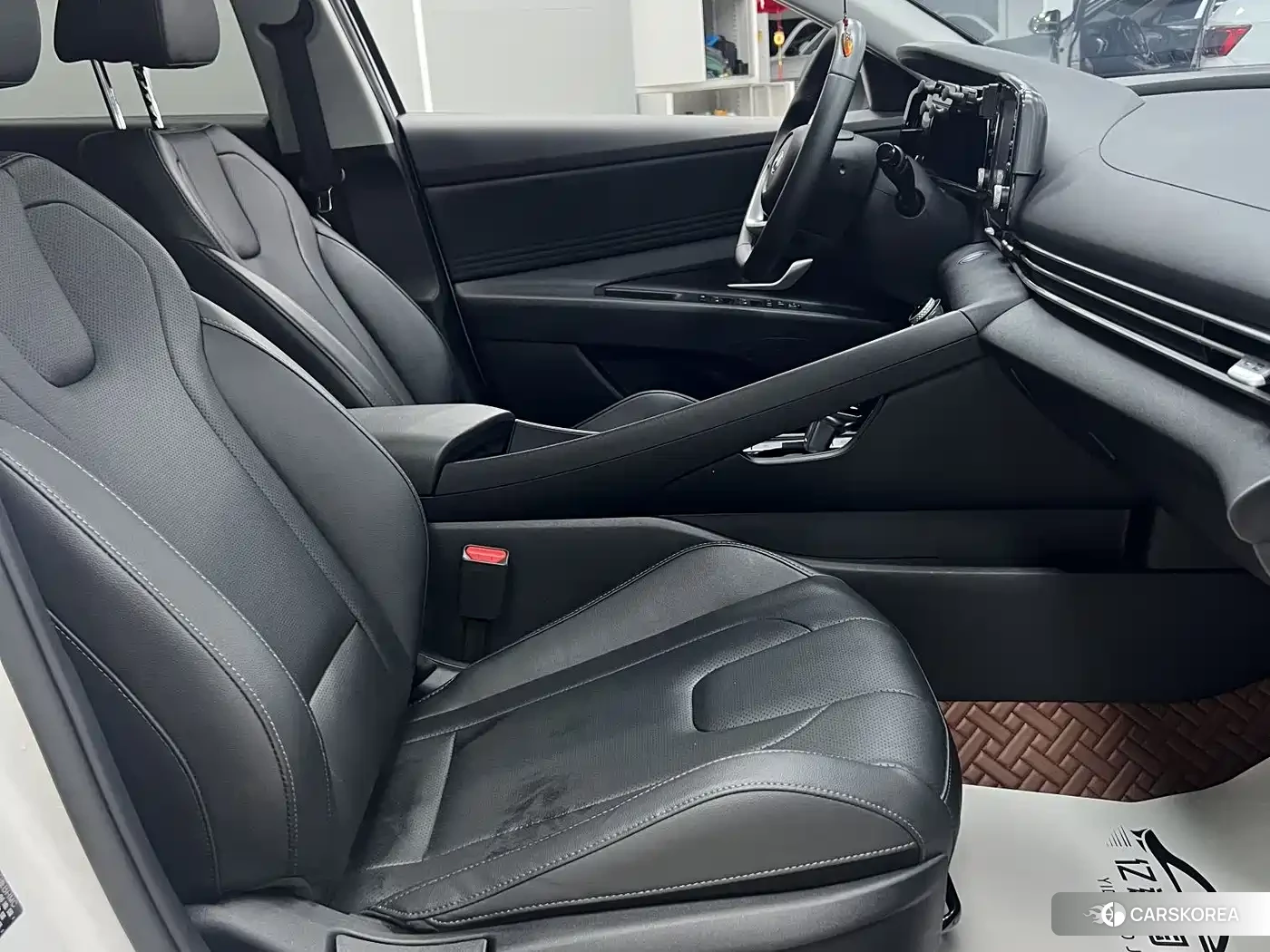 Hyundai Elantra 2023 Белый из Китая, фото 4