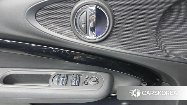 Mini Cooper Clubman 2023 Черный из Кореи, фото 4