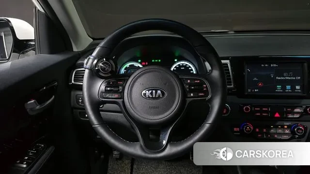 Kia Niro 2018 Белый из Кореи, фото 4