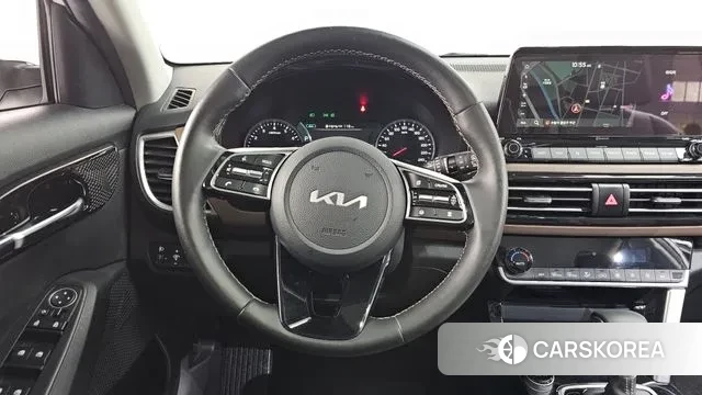 Kia Seltos 2022 Белый из Кореи, фото 4