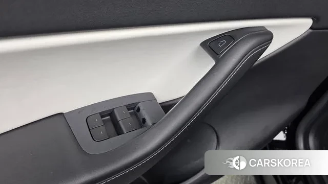 Tesla Model Y 2021 Черный из Кореи, фото 4