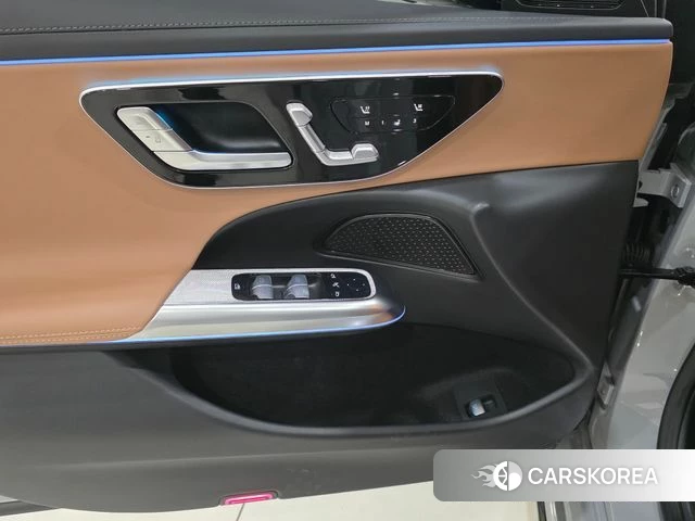 Mercedes-Benz E-Class W214 2026 Серебристо-серый из Кореи, фото 4