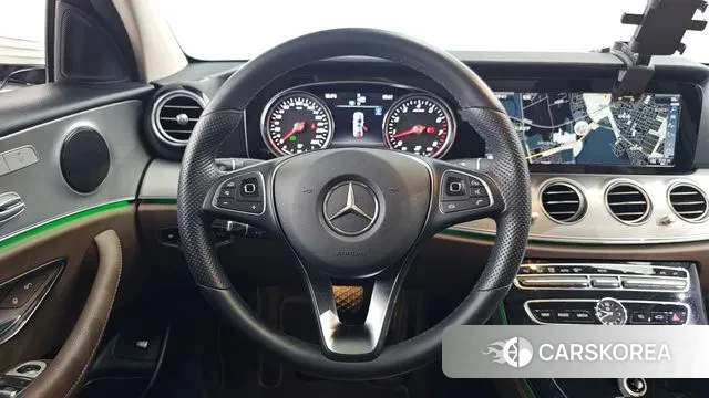 Mercedes-Benz E-Class W213 2018 Белый из Кореи, фото 4