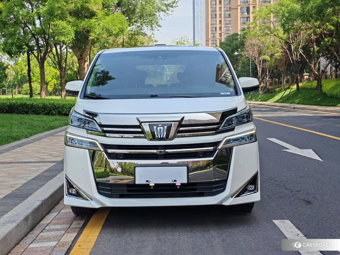 Toyota Vellfire 2022 Белый из Китая, фото 4