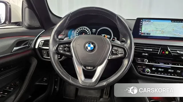 BMW 5 Series (G30) 2018 Белый из Кореи, фото 4