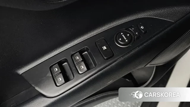 Kia Stonic 2018 Белый из Кореи, фото 4