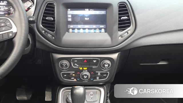 Jeep Compass 2nd Generation 2018 Белый из Кореи, фото 4