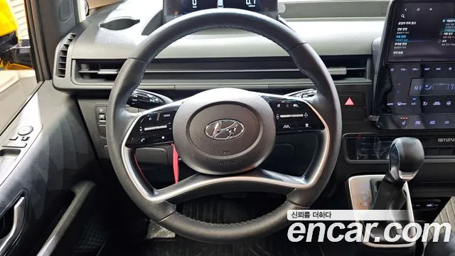 Hyundai Staria 2023 Желтый из Кореи, фото 4