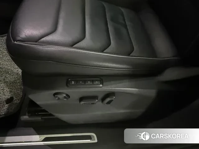 Volkswagen Tiguan second Generation 2023 Белый из Кореи, фото 4