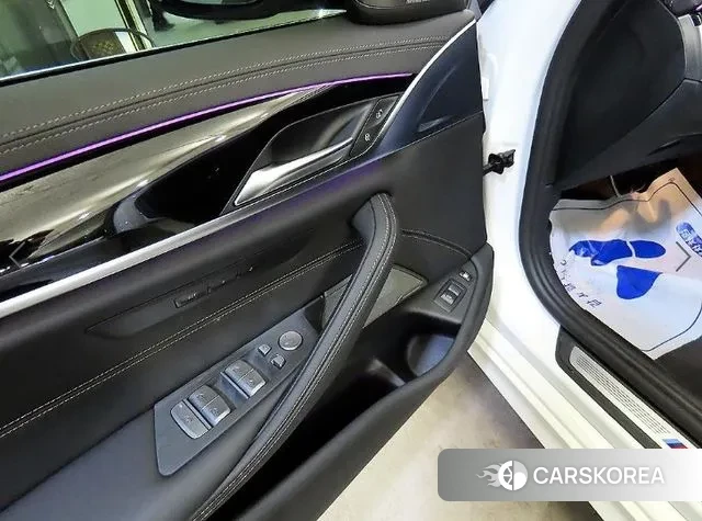 BMW 5 Series (G30) 2022 Белый из Кореи, фото 4