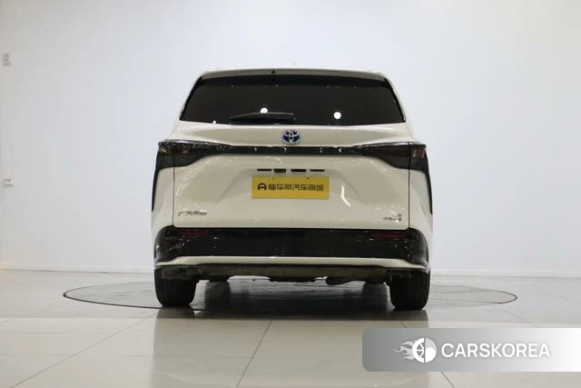 Toyota Saina 2023 Белый из Китая, фото 4