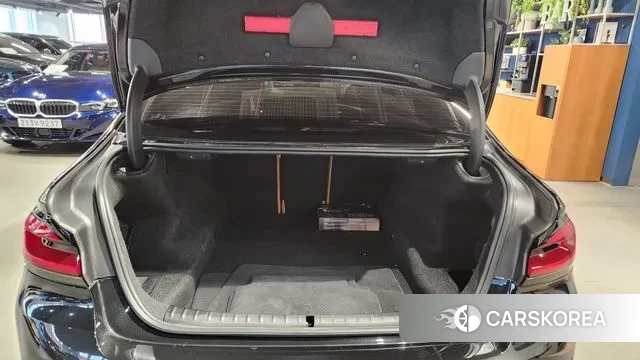 BMW 5 Series (G30) 2023 Черный из Кореи, фото 4