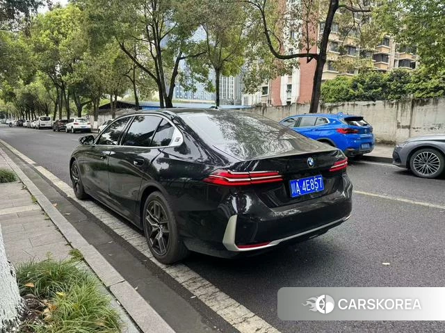BMW 5 series 2024 Черный из Китая, фото 4