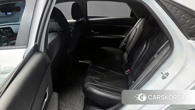 Hyundai The New Avante Hybrid (CN7) 2024 Белый из Кореи, фото 4