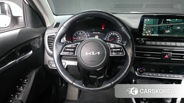 Kia Seltos 2022 Белый из Кореи, фото 4