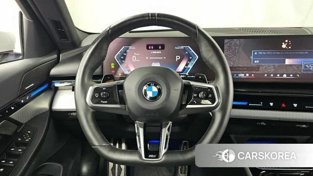 BMW 5 Series (G60) 2024 Белый из Кореи, фото 4