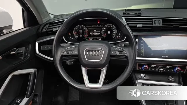 Audi Q3 (F3) 2022 Белый из Кореи, фото 4