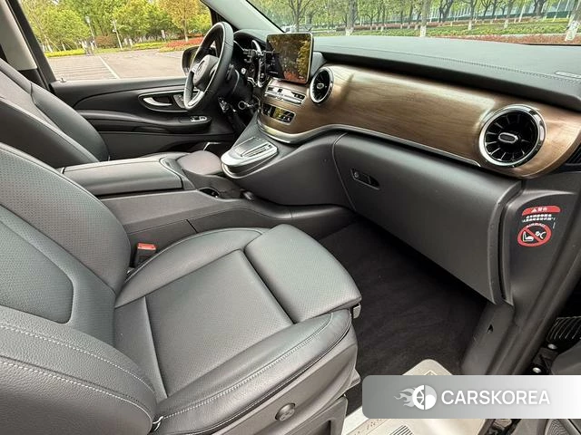 Mercedes-Benz V-class 2023 Черный из Китая, фото 4