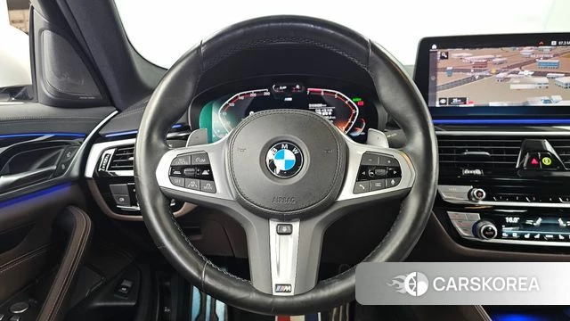 BMW 5 Series (G30) 2022 Белый из Кореи, фото 4
