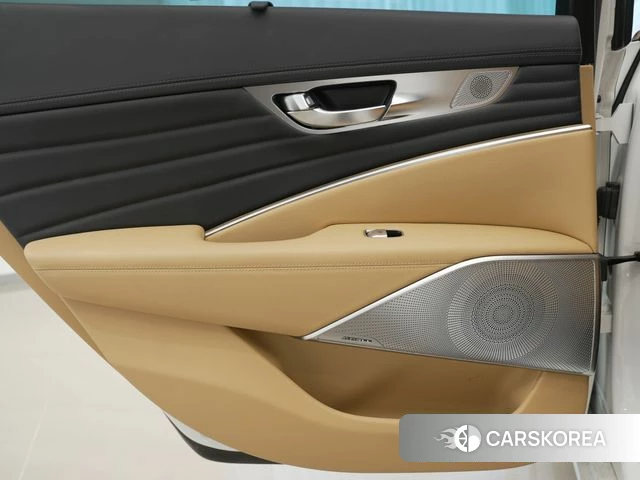 Kia The New K9 2nd generation 2022 Белый из Кореи, фото 4