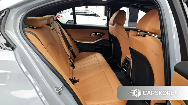 BMW 3 Series (G20) 2023 Цвет галактики из Кореи, фото 4