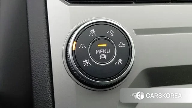 Volkswagen Touareg 3rd generation 2020 Белый из Кореи, фото 4