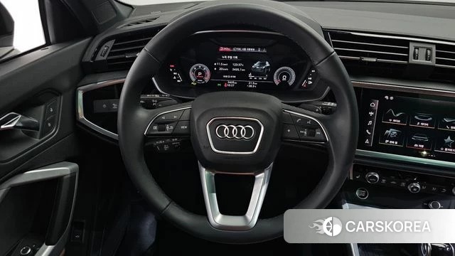 Audi Q3 (F3) 2025 Белый из Кореи, фото 4