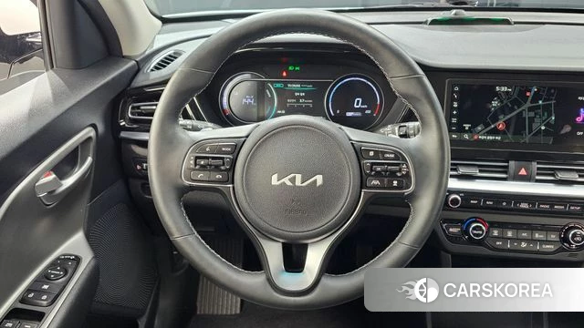Kia Niro Plus 2022 Белый из Кореи, фото 4