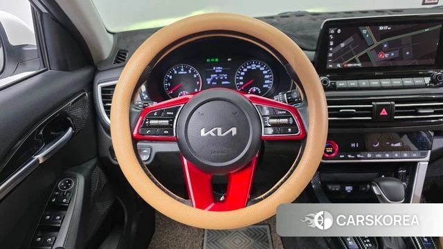 Kia Seltos 2022 Белый из Кореи, фото 4