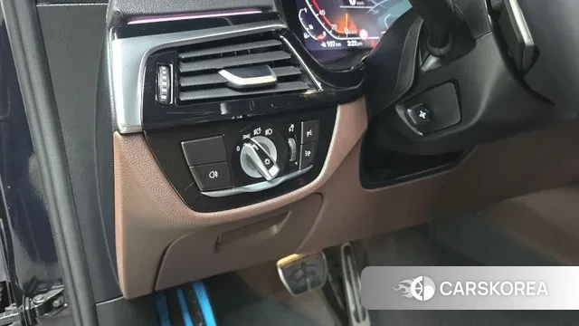 BMW 6 Series GT (G32) 2023 Черный из Кореи, фото 4