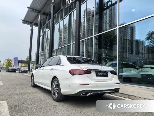 Mercedes-Benz E-class 2022 Белый из Китая, фото 4