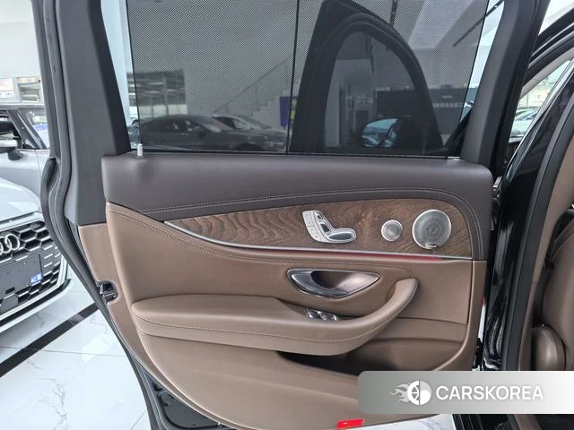 Mercedes-Benz E-class 2023 Черный из Китая, фото 4