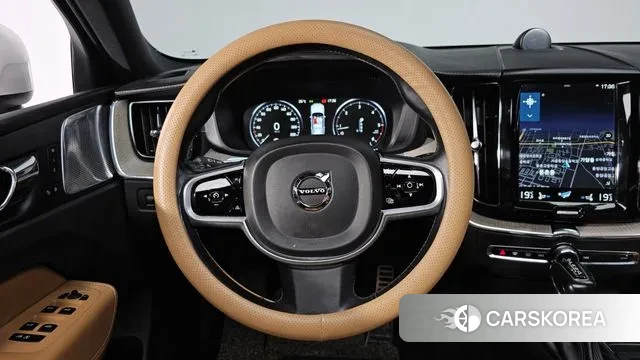 Volvo XC60 second Generation 2018 Белый из Кореи, фото 4