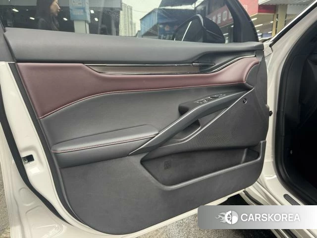 Ford Mondeo 2023 Белый из Китая, фото 4