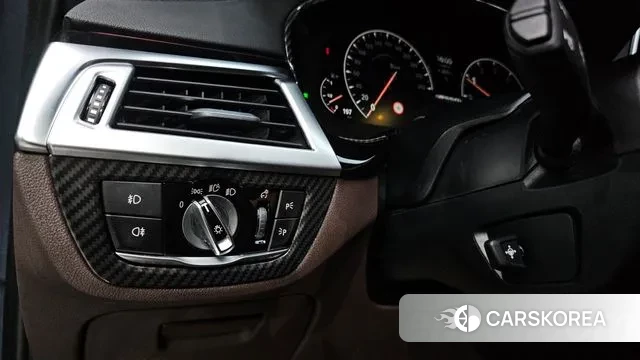 BMW 5 Series (G30) 2019 Серый из Кореи, фото 4