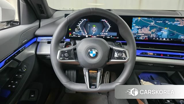 BMW 5 Series (G60) 2025 Белый из Кореи, фото 4