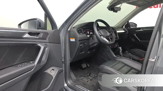 Volkswagen Tiguan second Generation 2021 Серый из Кореи, фото 4