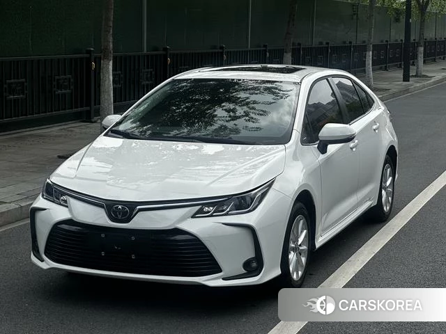 Toyota Corolla 2022 Белый из Китая, фото 4